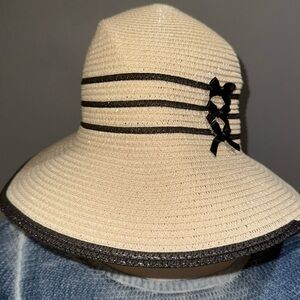 Straw hat w/black trim by Magid Hats